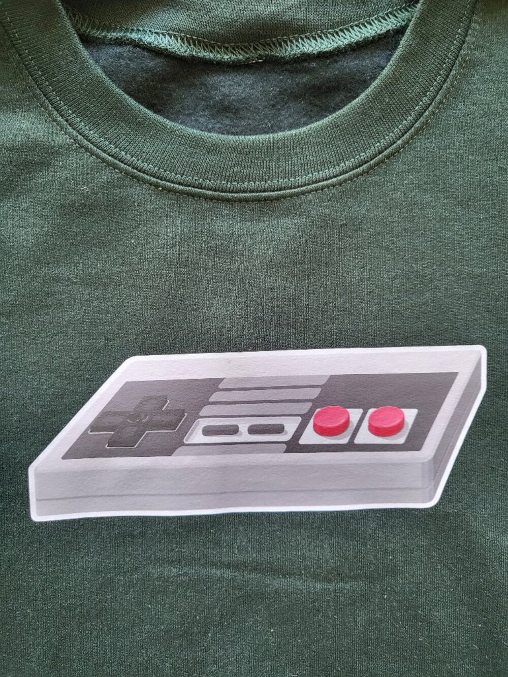 *Limited Edition* Artist Print NES Sweatshirt - Picture 2 of 3